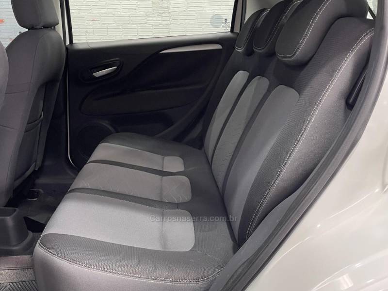 FIAT - PUNTO - 2014/2015 - Branca - R$ 45.990,00