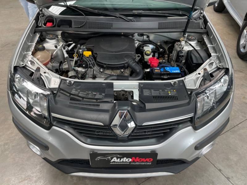 RENAULT - SANDERO - 2015/2015 - Prata - R$ 46.990,00
