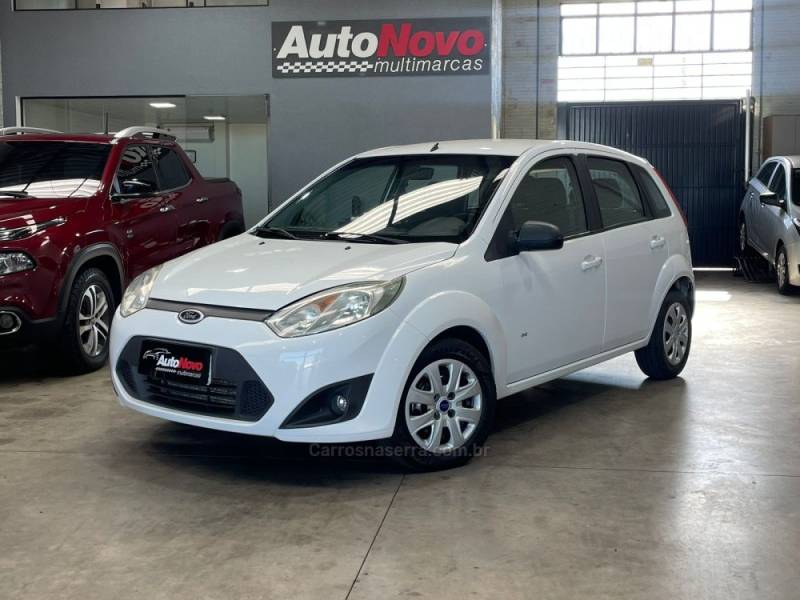 FORD - FIESTA - 2013/2014 - Branca - R$ 34.990,00