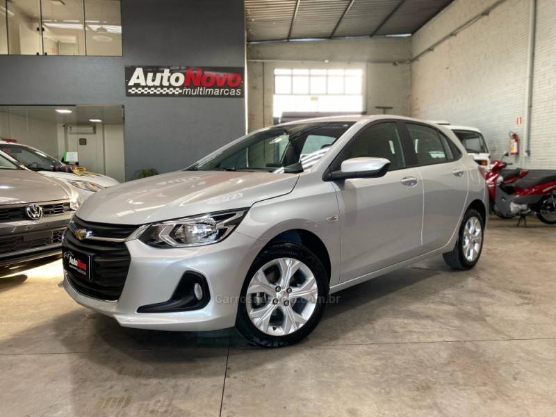 CHEVROLET - ONIX - 2023/2023 - Prata - R$ 89.990,00
