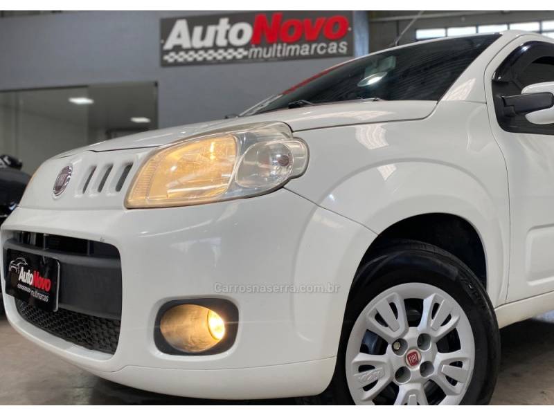 FIAT - UNO - 2012/2012 - Branca - R$ 29.990,00