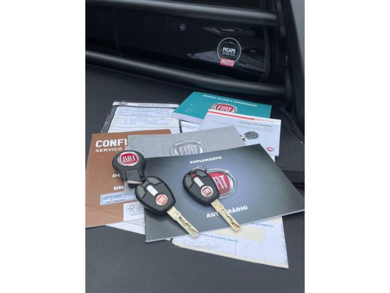 FIAT - STRADA - 2015/2015 - Preta - R$ 64.990,00
