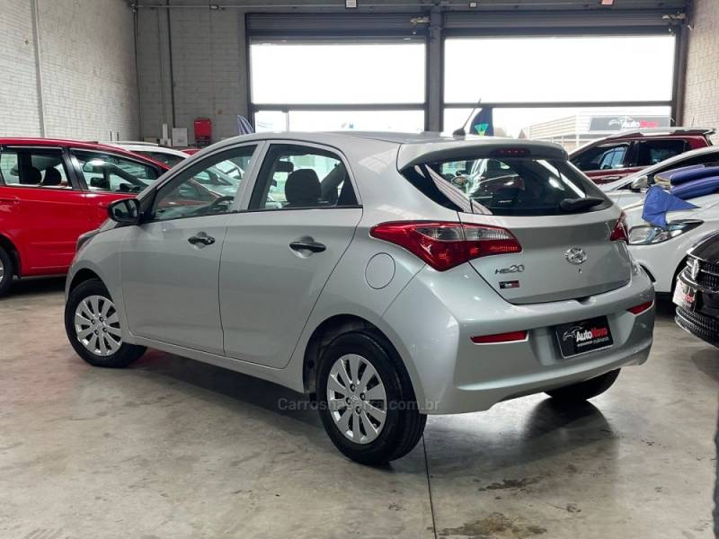HYUNDAI - HB20 - 2018/2018 - Prata - R$ 55.990,00