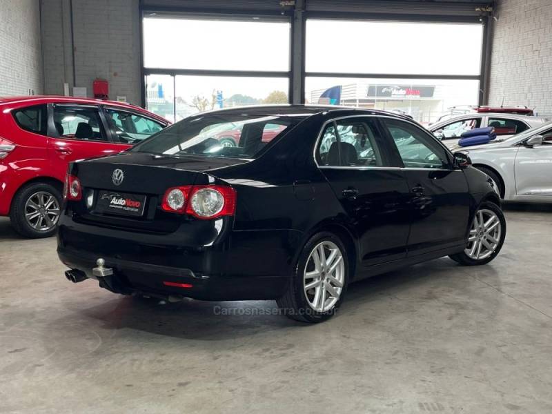 VOLKSWAGEN - JETTA - 2009/2009 - Preta - R$ 42.990,00