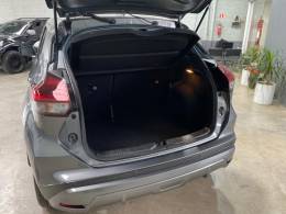 NISSAN - KICKS - 2022/2023 - Cinza - R$ 99.990,00