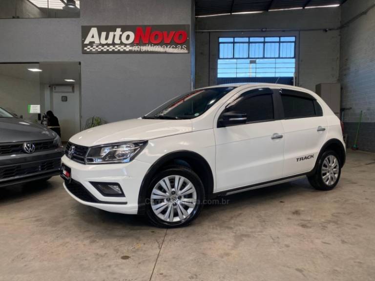 VOLKSWAGEN - GOL - 2017/2018 - Branca - R$ 47.990,00