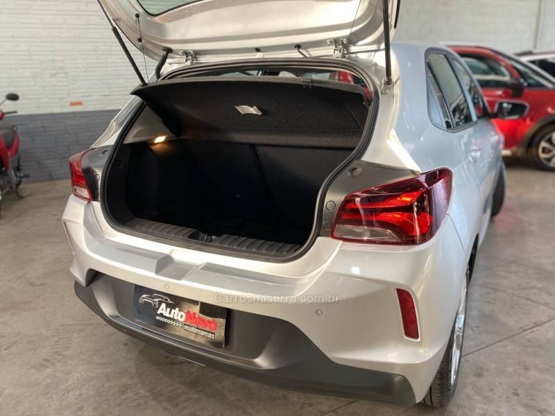 CHEVROLET - ONIX - 2023/2023 - Prata - R$ 89.990,00