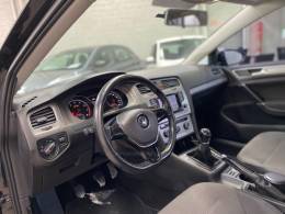VOLKSWAGEN - GOLF - 2014/2015 - Preta - R$ 74.990,00