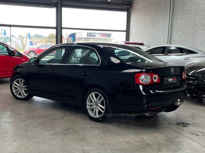 VOLKSWAGEN - JETTA - 2009/2009 - Preta - R$ 42.990,00