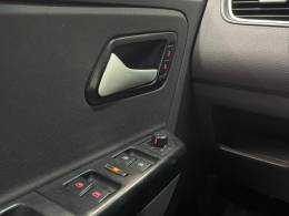 VOLKSWAGEN - FOX - 2012/2013 - Branca - R$ 32.990,00