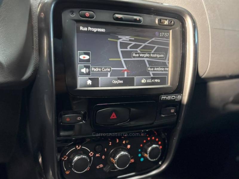 RENAULT - DUSTER - 2015/2015 - Branca - R$ 57.990,00