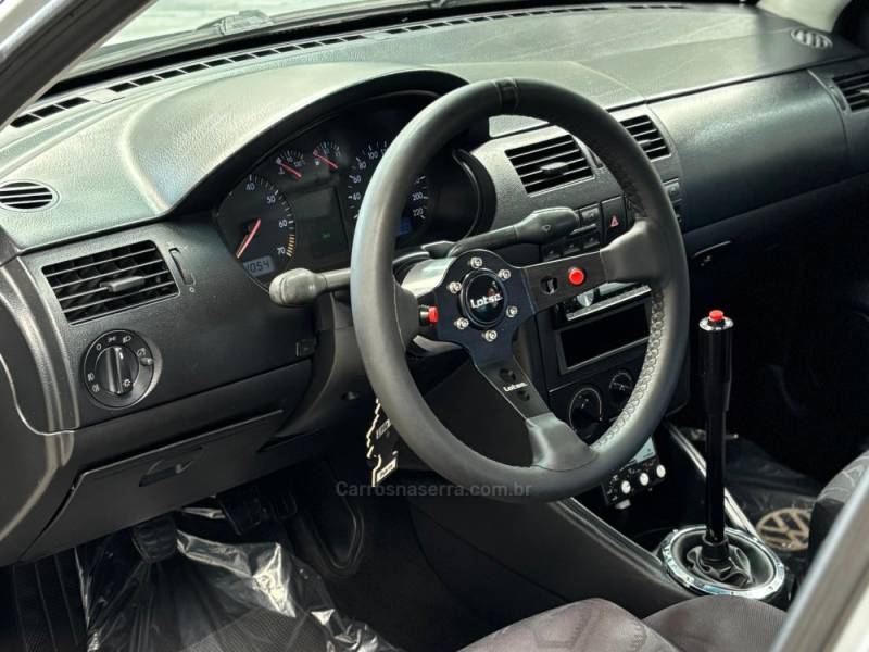 VOLKSWAGEN - PARATI - 2000/2000 - Prata - R$ 25.990,00