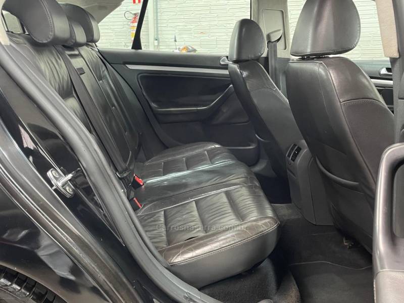 VOLKSWAGEN - JETTA - 2009/2009 - Preta - R$ 42.990,00