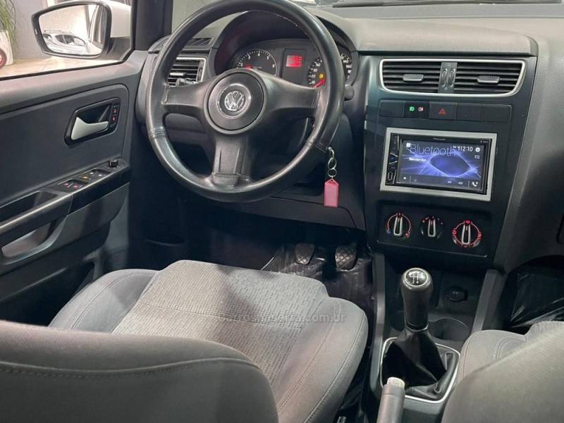 VOLKSWAGEN - FOX - 2012/2013 - Branca - R$ 32.990,00