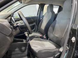 RENAULT - KWID - 2018/2018 - Preta - R$ 36.990,00