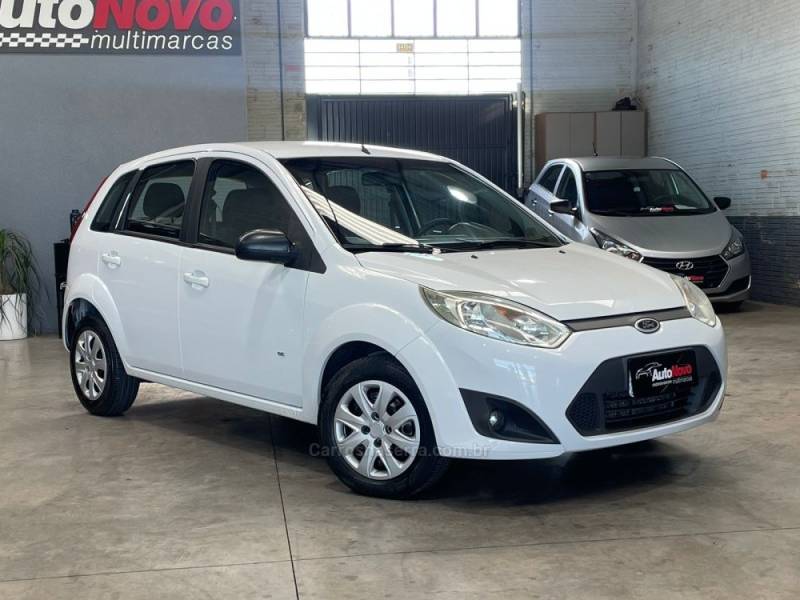 FORD - FIESTA - 2013/2014 - Branca - R$ 34.990,00