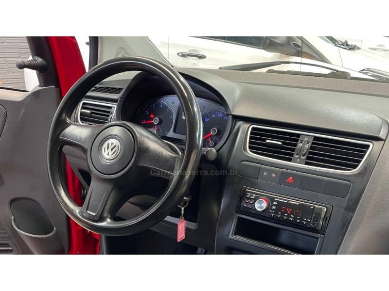 VOLKSWAGEN - FOX - 2011/2011 - Vermelha - R$ 28.990,00
