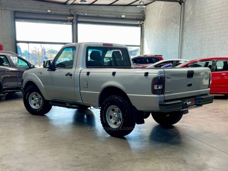 FORD - RANGER - 2009/2010 - Prata - R$ 57.990,00