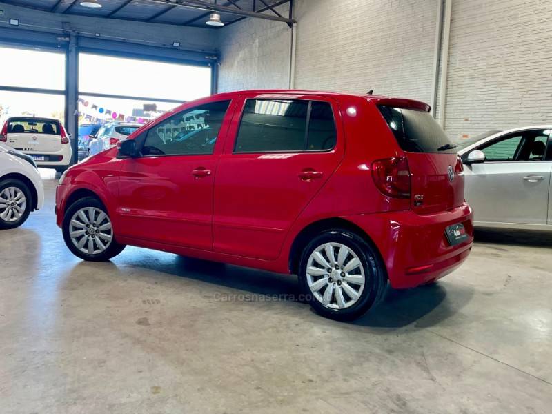 VOLKSWAGEN - FOX - 2011/2011 - Vermelha - R$ 28.990,00