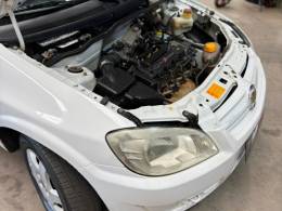CHEVROLET - CELTA - 2006/2007 - Branca - R$ 18.490,00
