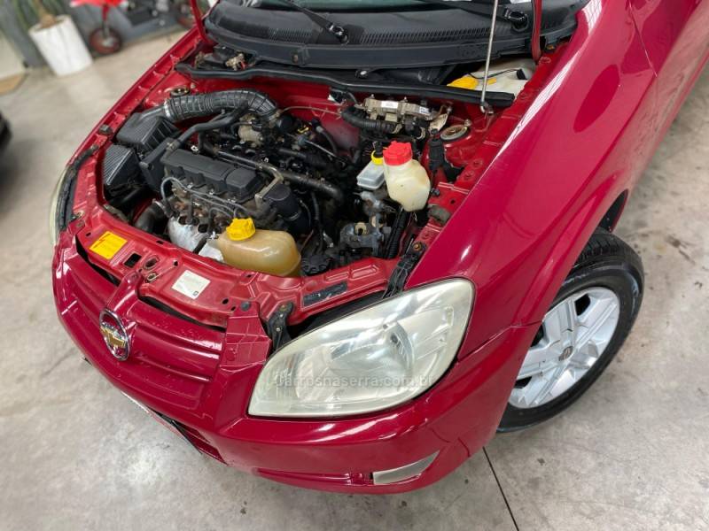 CHEVROLET - CELTA - 2009/2010 - Vermelha - R$ 24.990,00