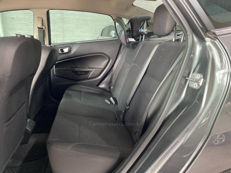 FORD - FIESTA - 2015/2015 - Cinza - R$ 45.990,00