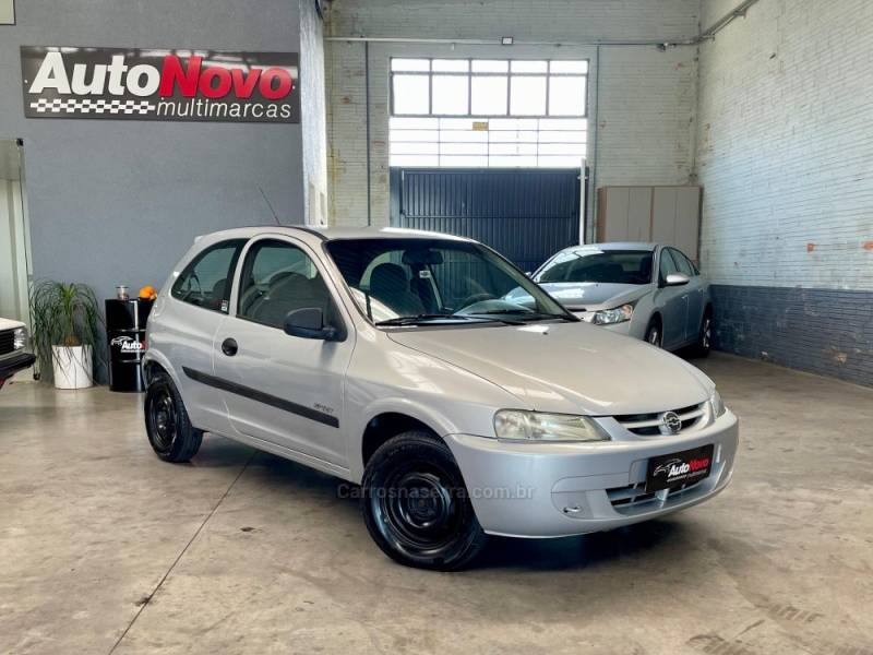 CHEVROLET - CELTA - 2004/2005 - Prata - R$ 19.990,00