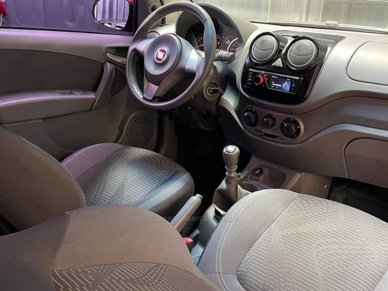 FIAT - PALIO - 2013/2013 - Vermelha - R$ 37.990,00
