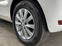 VOLKSWAGEN - FOX - 2012/2013 - Branca - R$ 32.990,00