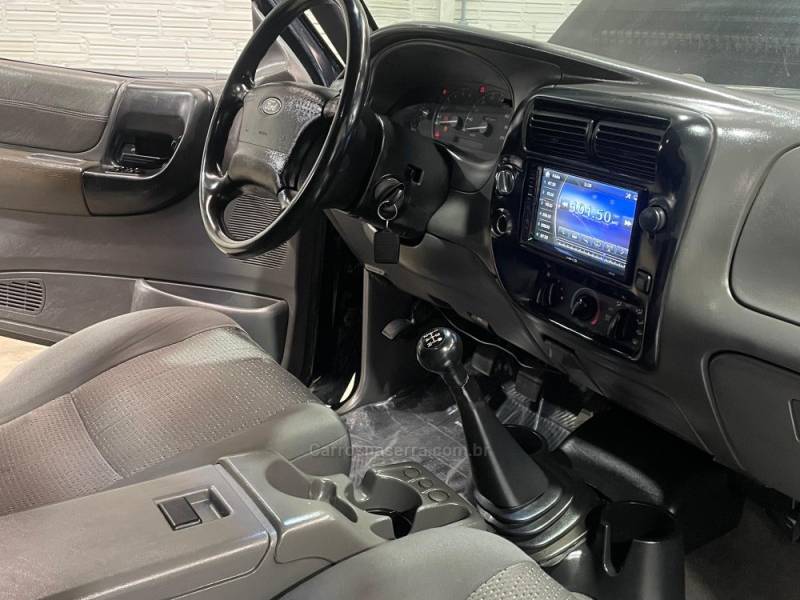 FORD - RANGER - 2004/2004 - Preta - Sob Consulta