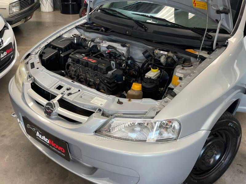 CHEVROLET - CELTA - 2004/2005 - Prata - R$ 19.990,00