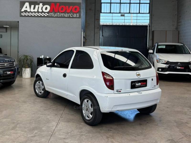 CHEVROLET - CELTA - 2006/2007 - Branca - R$ 18.490,00