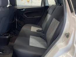 FORD - FIESTA - 2013/2014 - Branca - R$ 34.990,00