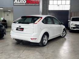 FORD - FOCUS - 2011/2012 - Branca - R$ 42.990,00