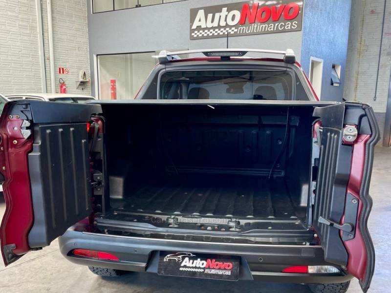 FIAT - TORO - 2017/2017 - Vinho - R$ 97.990,00