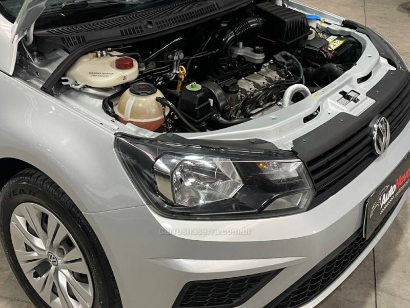 VOLKSWAGEN - VOYAGE - 2021/2022 - Prata - R$ 57.990,00