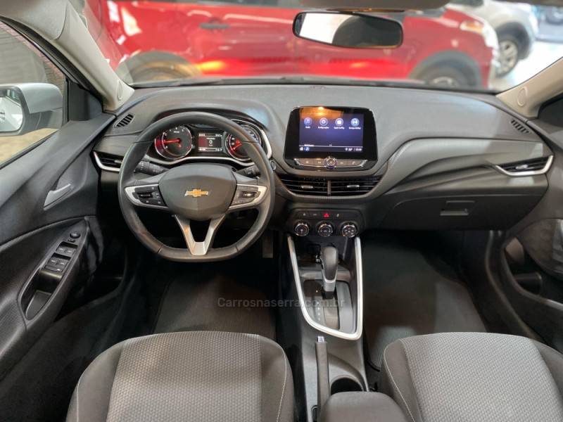 CHEVROLET - ONIX - 2023/2023 - Prata - R$ 89.990,00
