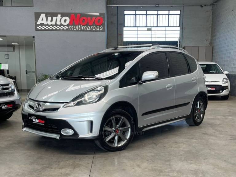 HONDA - FIT - 2013/2014 - Prata - R$ 59.990,00
