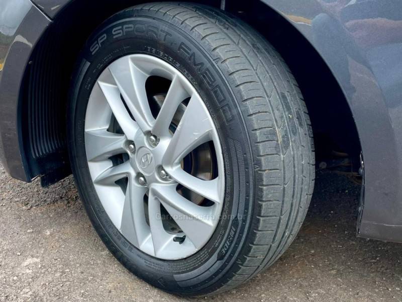 HYUNDAI - HB20 - 2012/2013 - Cinza - R$ 48.990,00