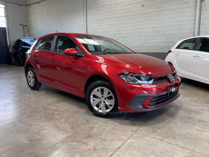 VOLKSWAGEN - POLO - 2023/2023 - Vermelha - R$ 78.990,00