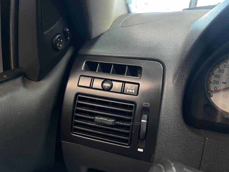 FIAT - STRADA - 2011/2011 - Verde - R$ 46.990,00