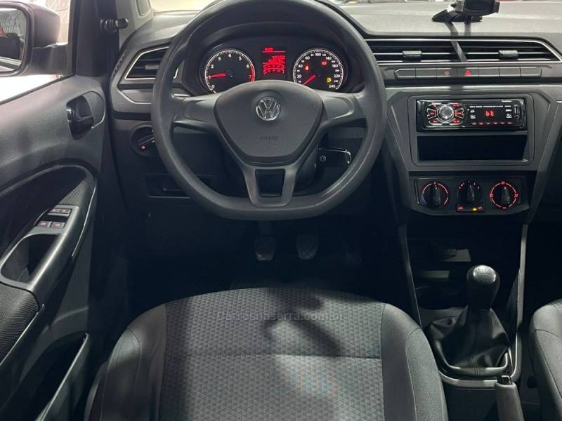 VOLKSWAGEN - VOYAGE - 2021/2022 - Prata - R$ 57.990,00
