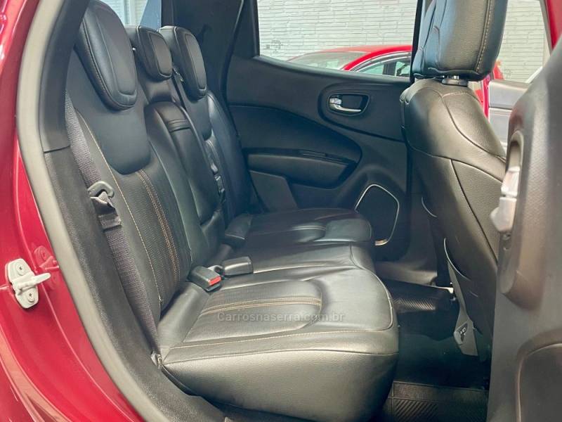 FIAT - TORO - 2017/2017 - Vinho - R$ 97.990,00