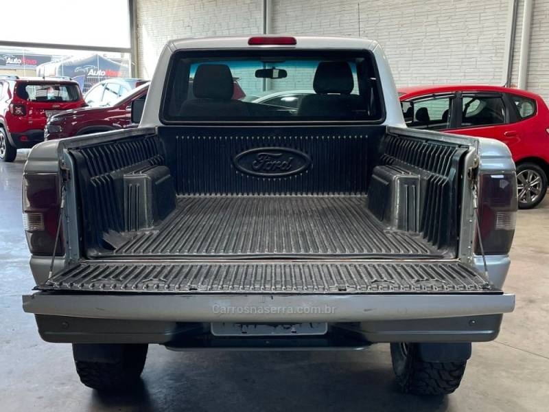 FORD - RANGER - 2009/2010 - Prata - R$ 57.990,00