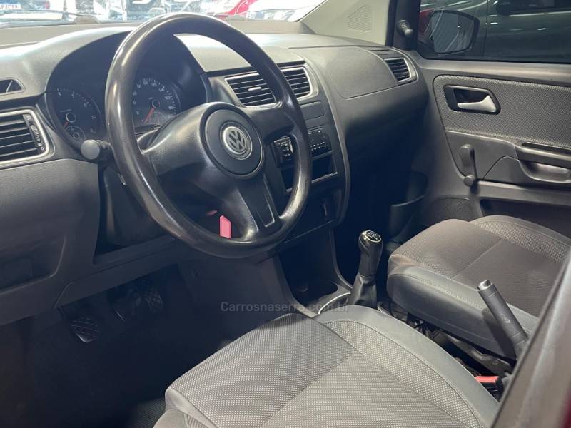 VOLKSWAGEN - FOX - 2011/2011 - Vermelha - R$ 28.990,00
