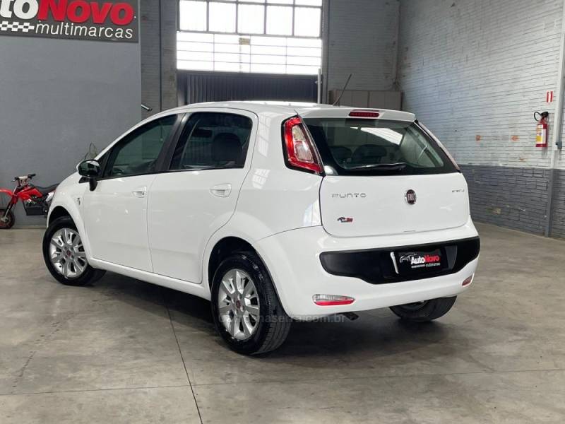FIAT - PUNTO - 2014/2015 - Branca - R$ 45.990,00