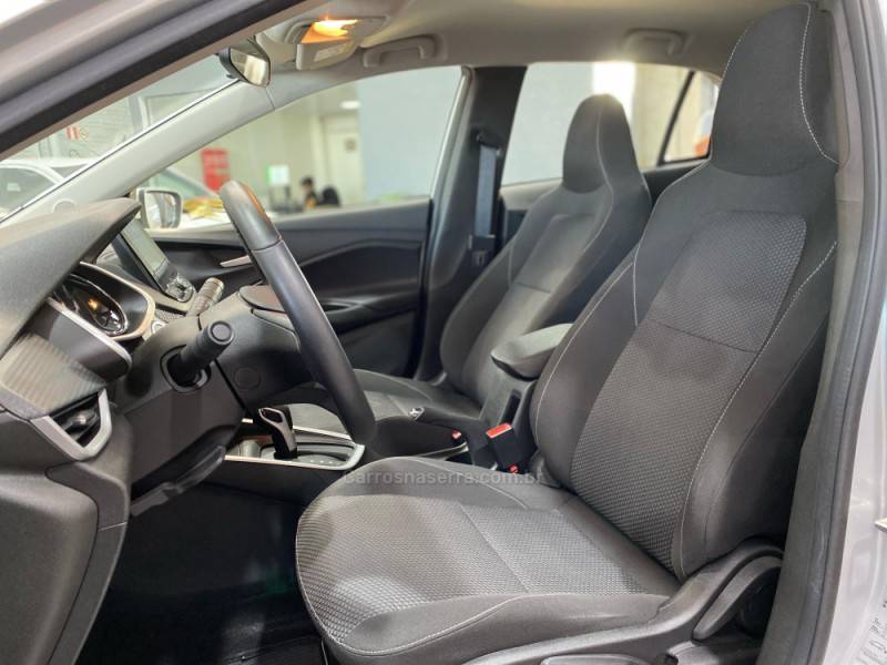 CHEVROLET - ONIX - 2023/2023 - Prata - R$ 89.990,00
