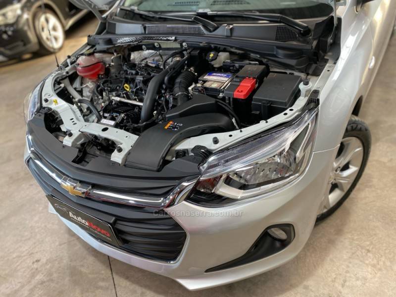 CHEVROLET - ONIX - 2023/2023 - Prata - R$ 89.990,00
