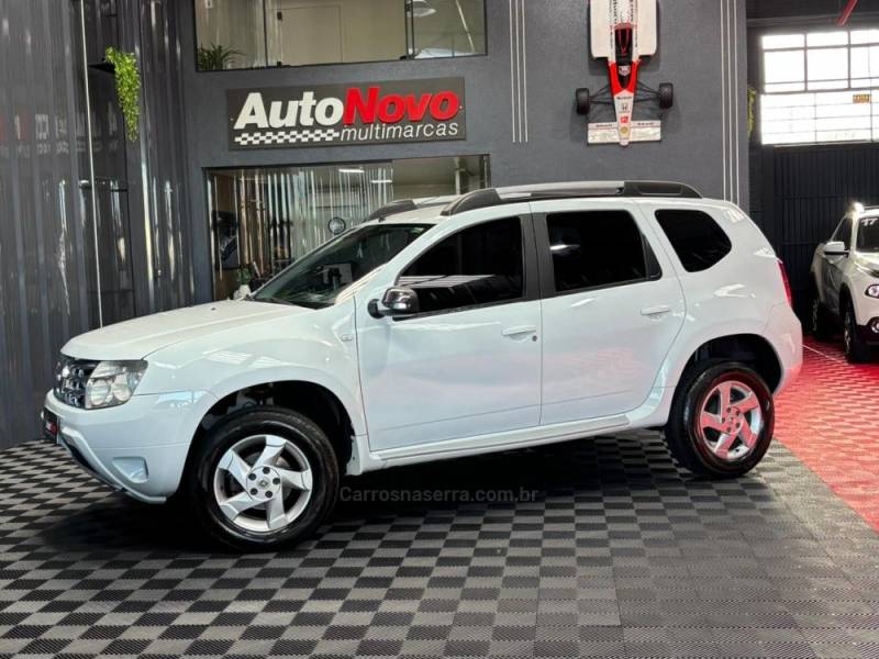 RENAULT - DUSTER - 2015/2015 - Branca - R$ 57.990,00