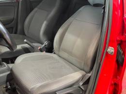 VOLKSWAGEN - FOX - 2011/2011 - Vermelha - R$ 28.990,00